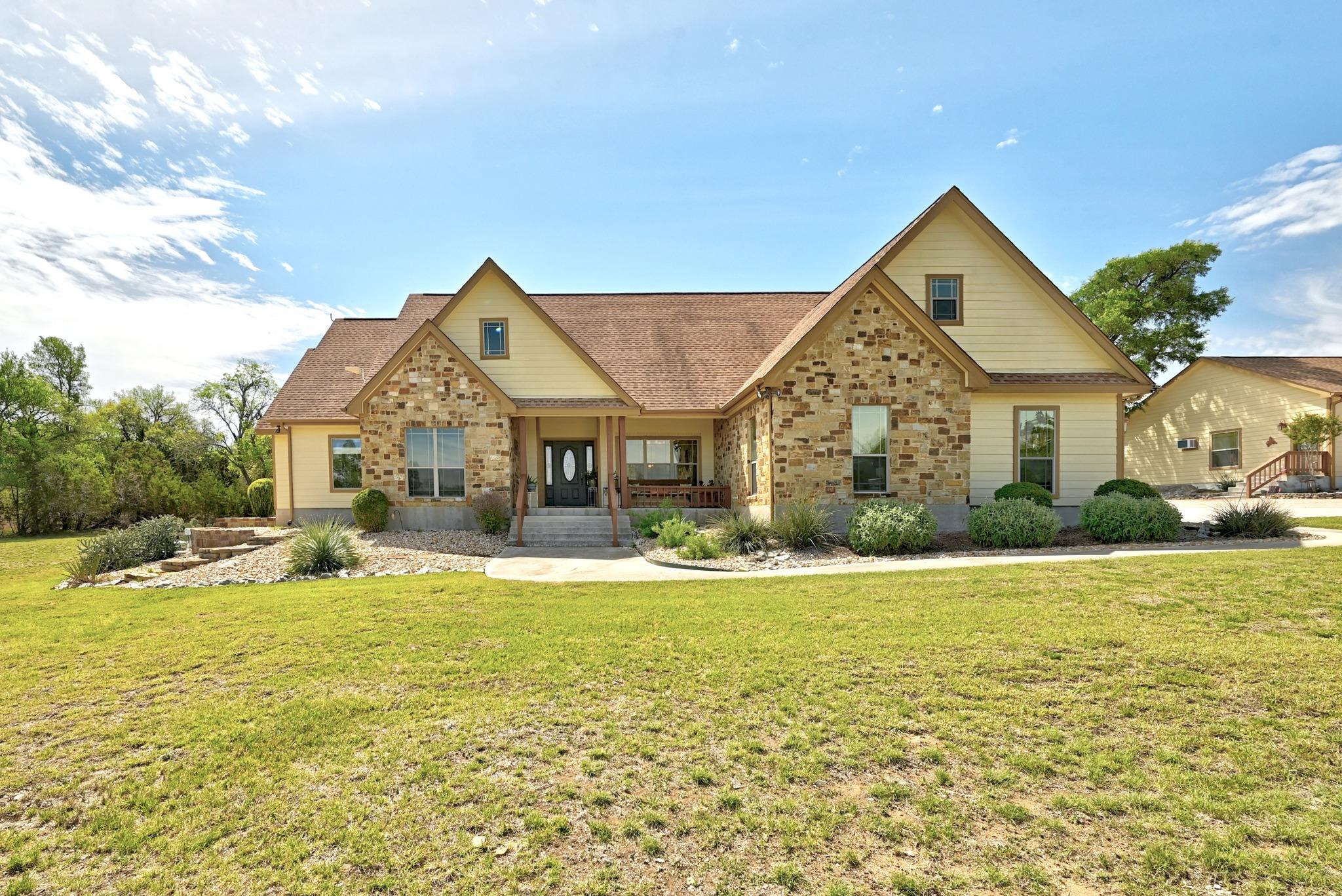 225 Blue Water Cv, Wimberley, TX 78676