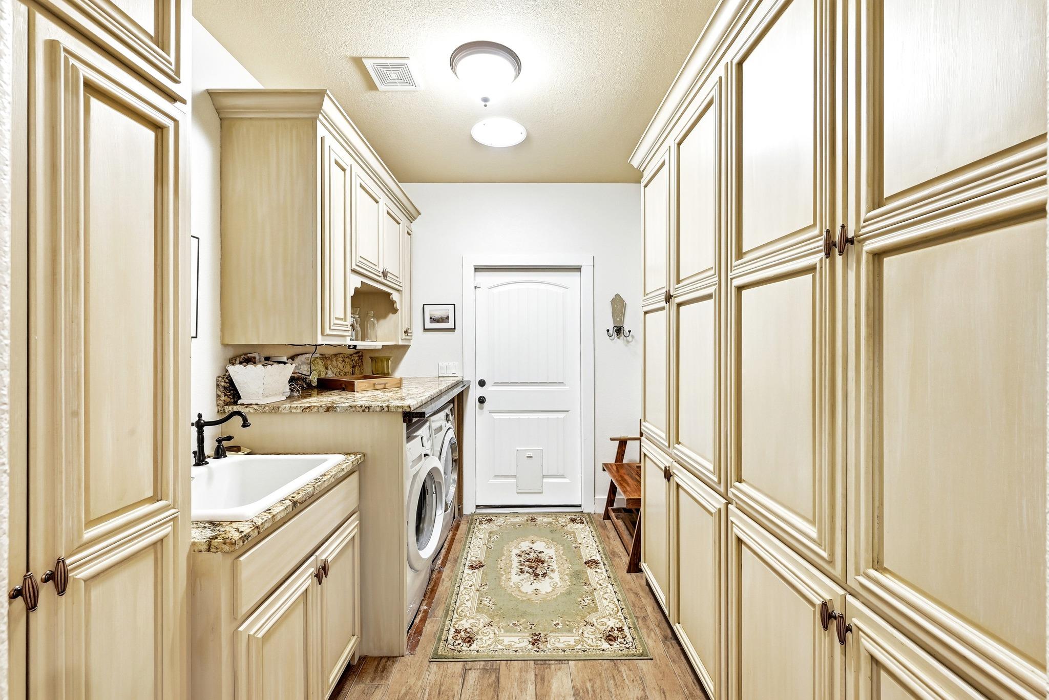 225 Blue Water Cv, Wimberley, TX 78676