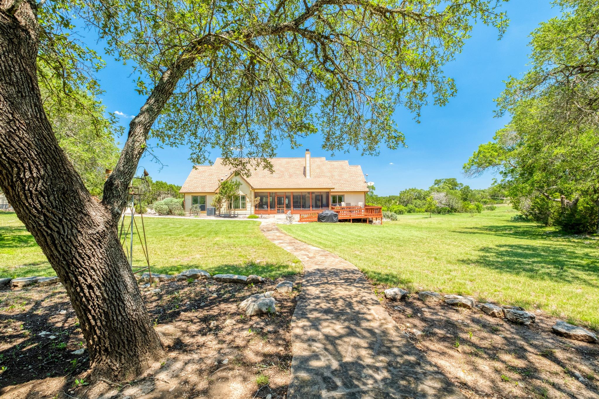 225 Blue Water Cv, Wimberley, TX 78676