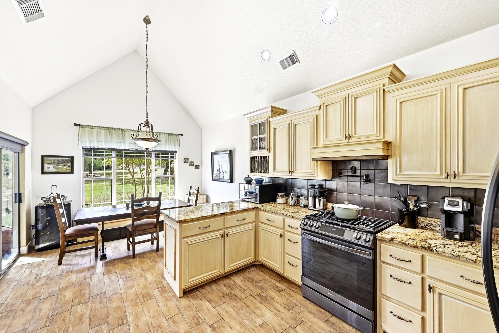 225 Blue Water Cv, Wimberley, TX 78676