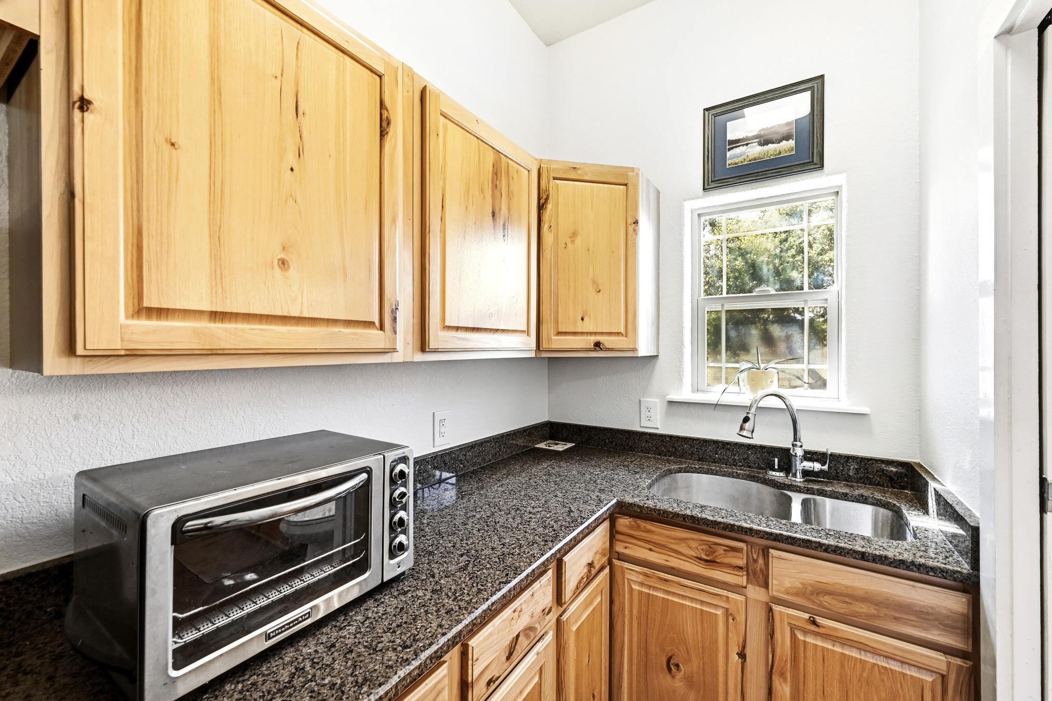 225 Blue Water Cv, Wimberley, TX 78676