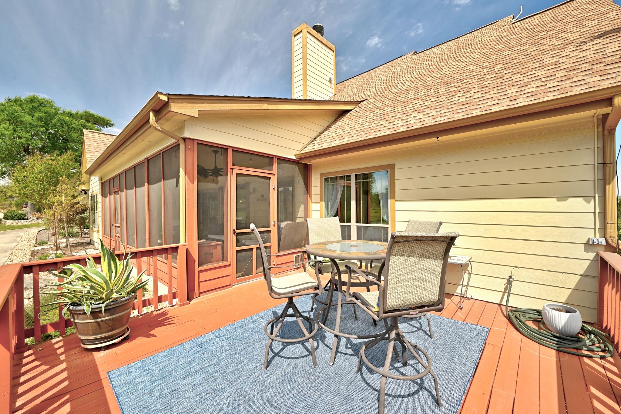 225 Blue Water Cv, Wimberley, TX 78676