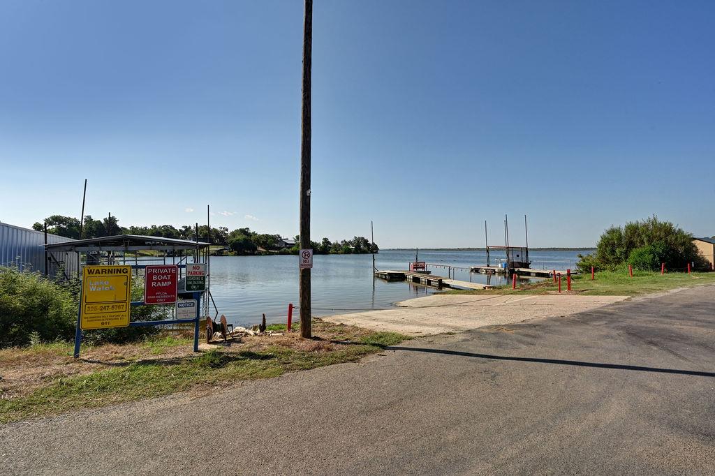 611 Lakeshore Loop, Tow, TX 78672