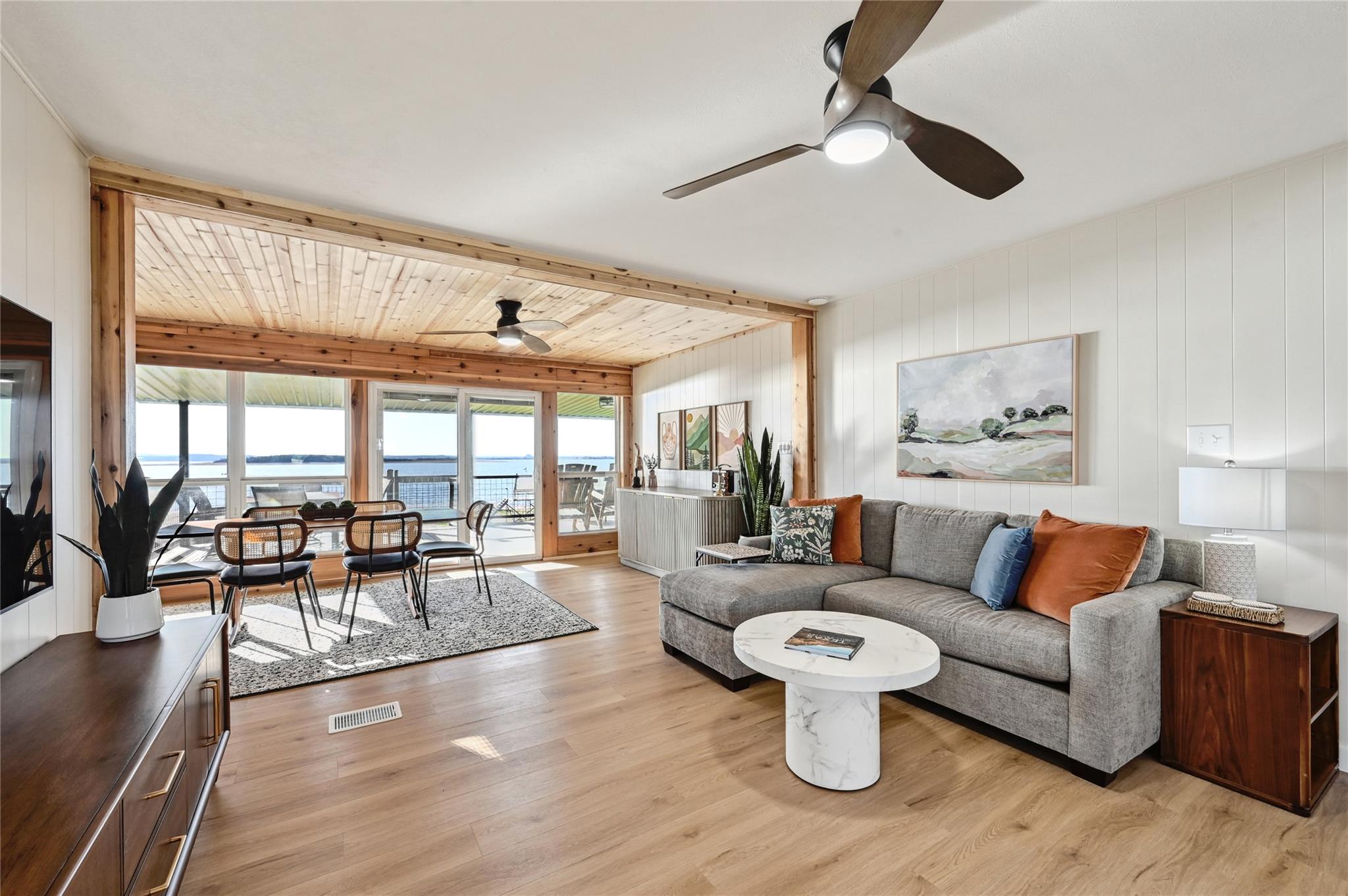 611 Lakeshore Loop, Tow, TX 78672