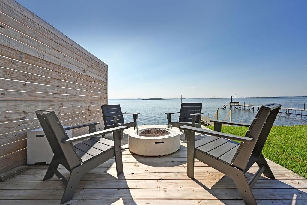 611 Lakeshore Loop, Tow, TX 78672