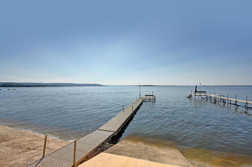 611 Lakeshore Loop, Tow, TX 78672