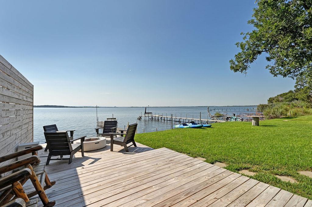 611 Lakeshore Loop, Tow, TX 78672