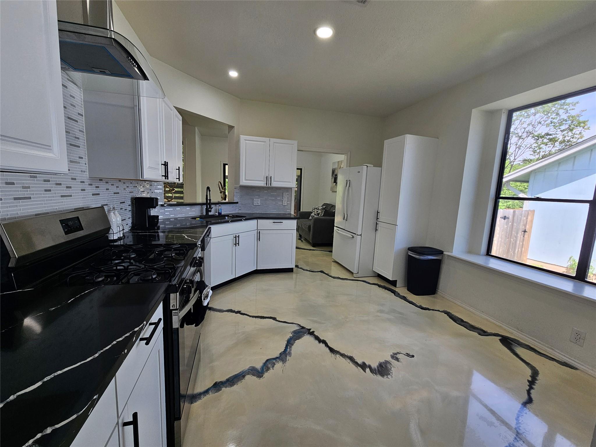 11806 Prairie Hen Ln, Austin, TX 78758