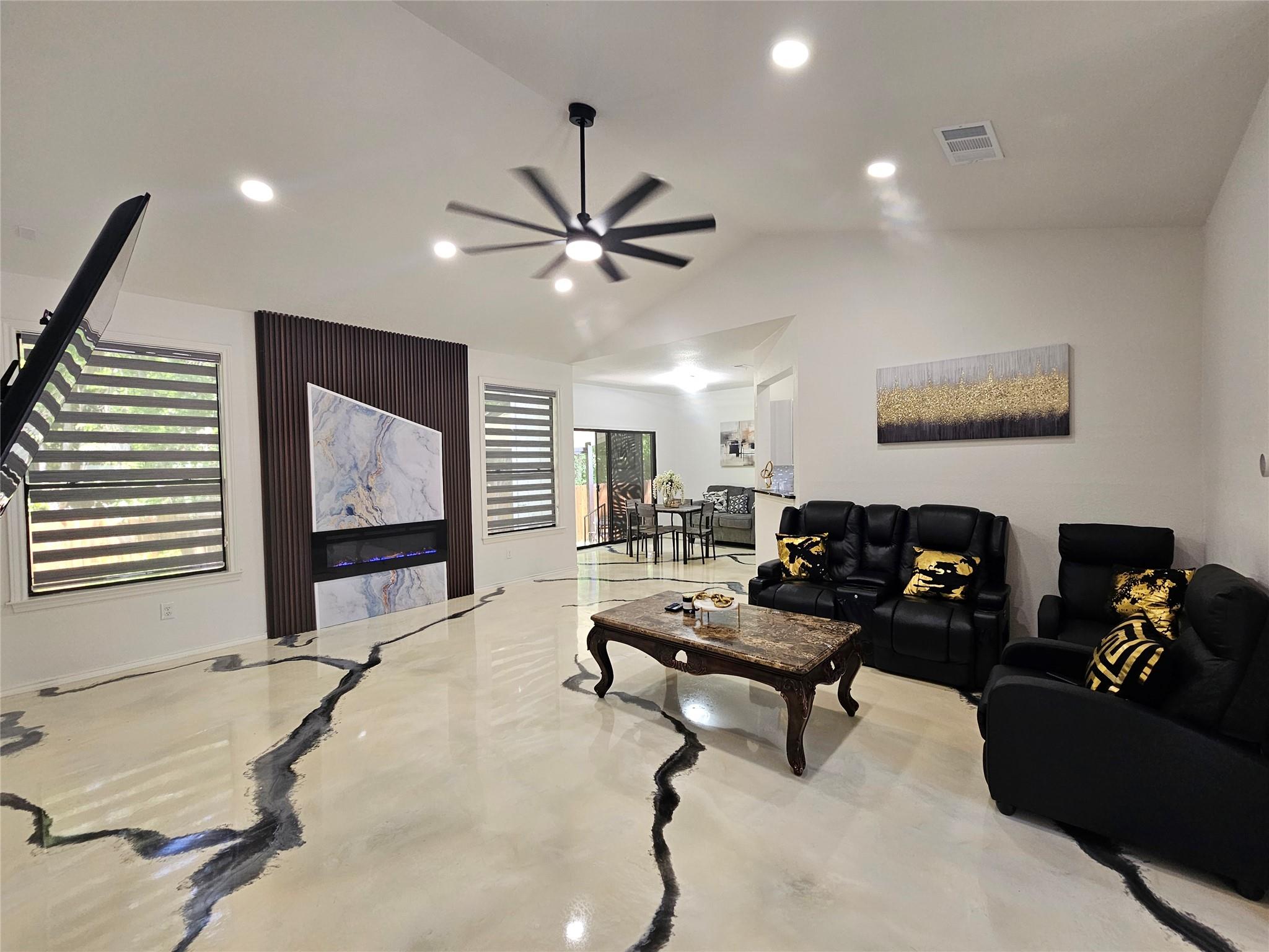 11806 Prairie Hen Ln, Austin, TX 78758