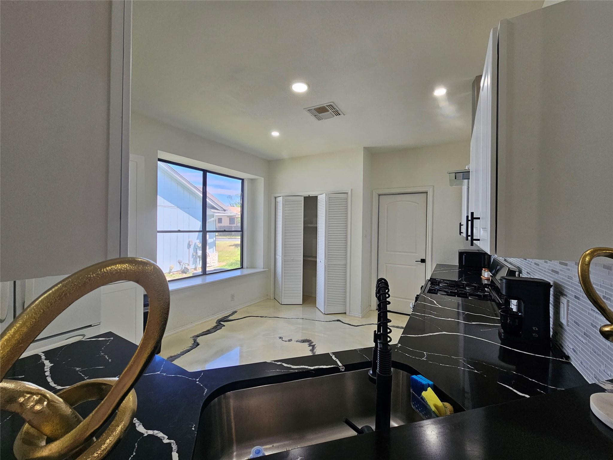 11806 Prairie Hen Ln, Austin, TX 78758