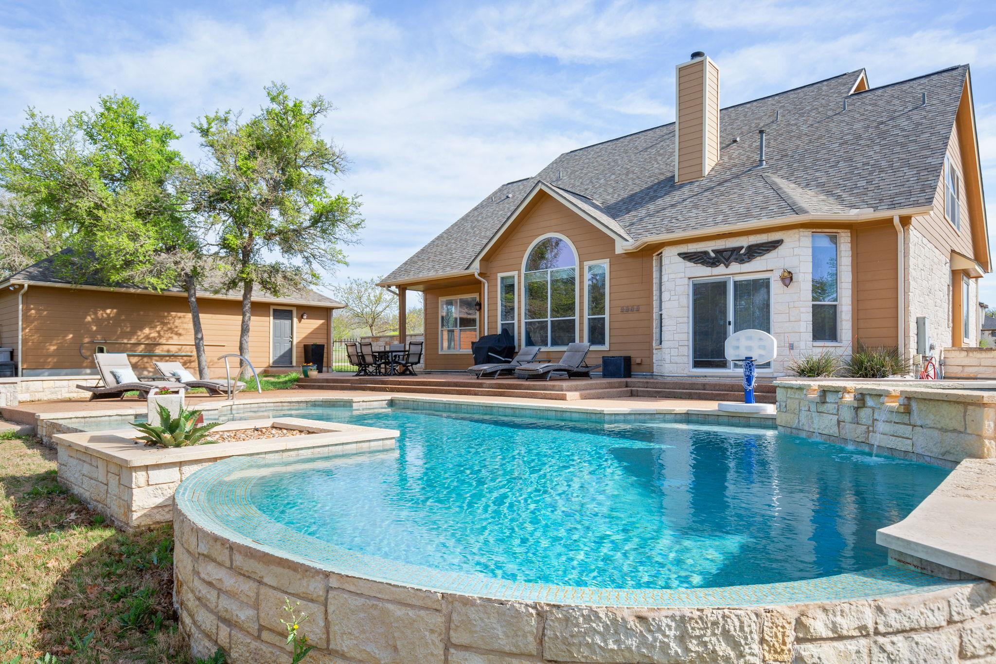 154 Old Settlers Dr, Bastrop, TX 78602