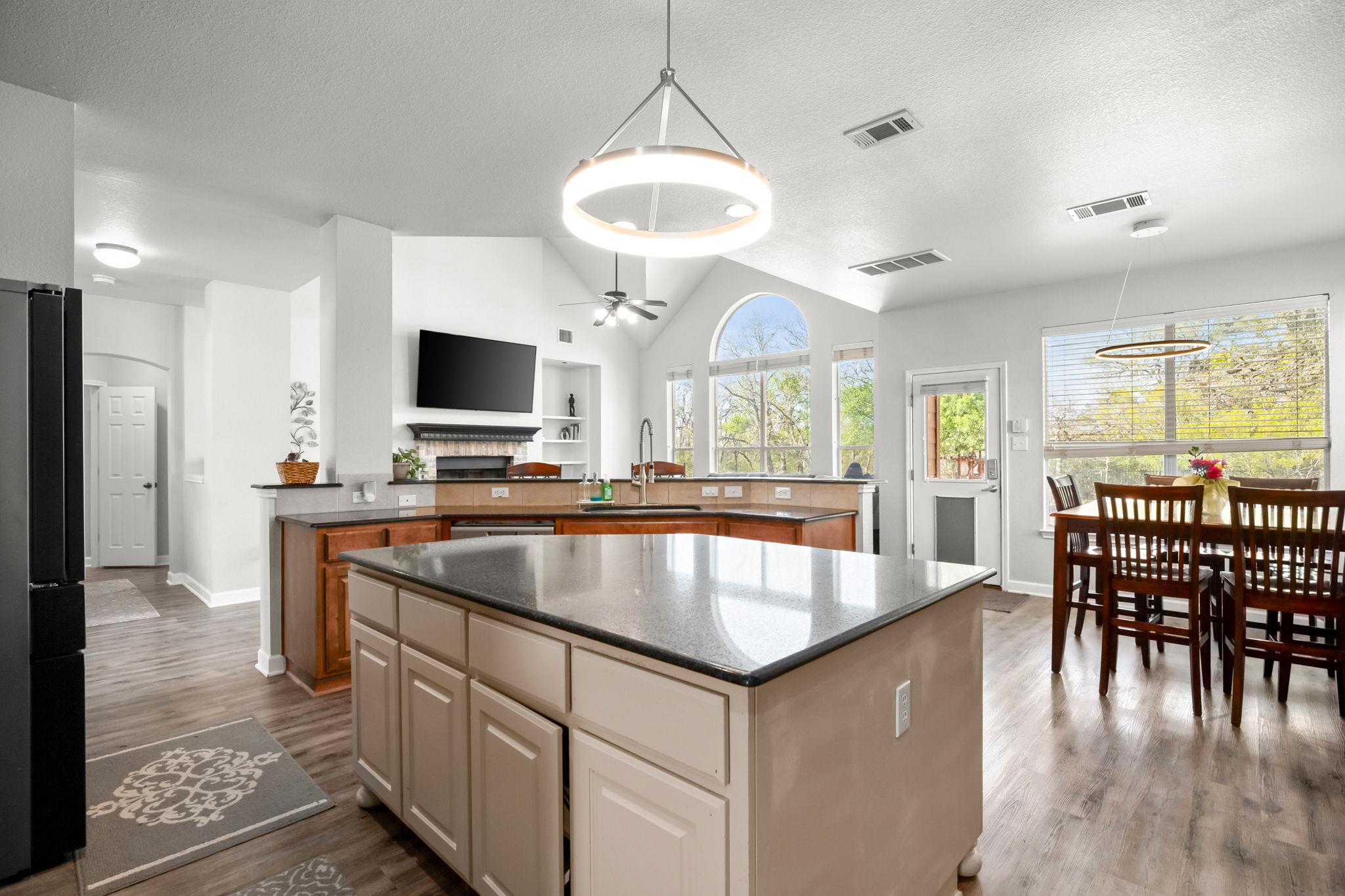 154 Old Settlers Dr, Bastrop, TX 78602