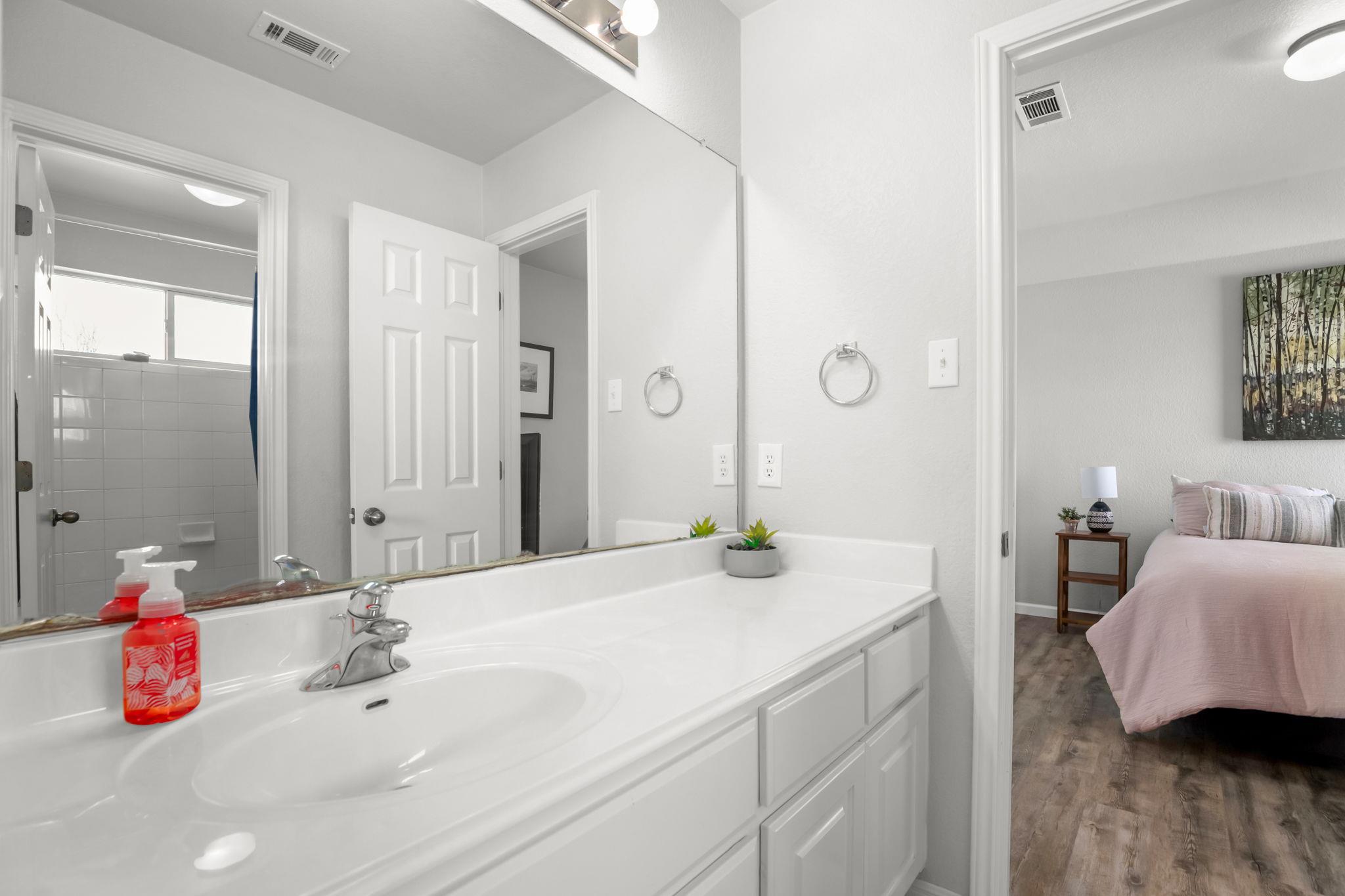 154 Old Settlers Dr, Bastrop, TX 78602