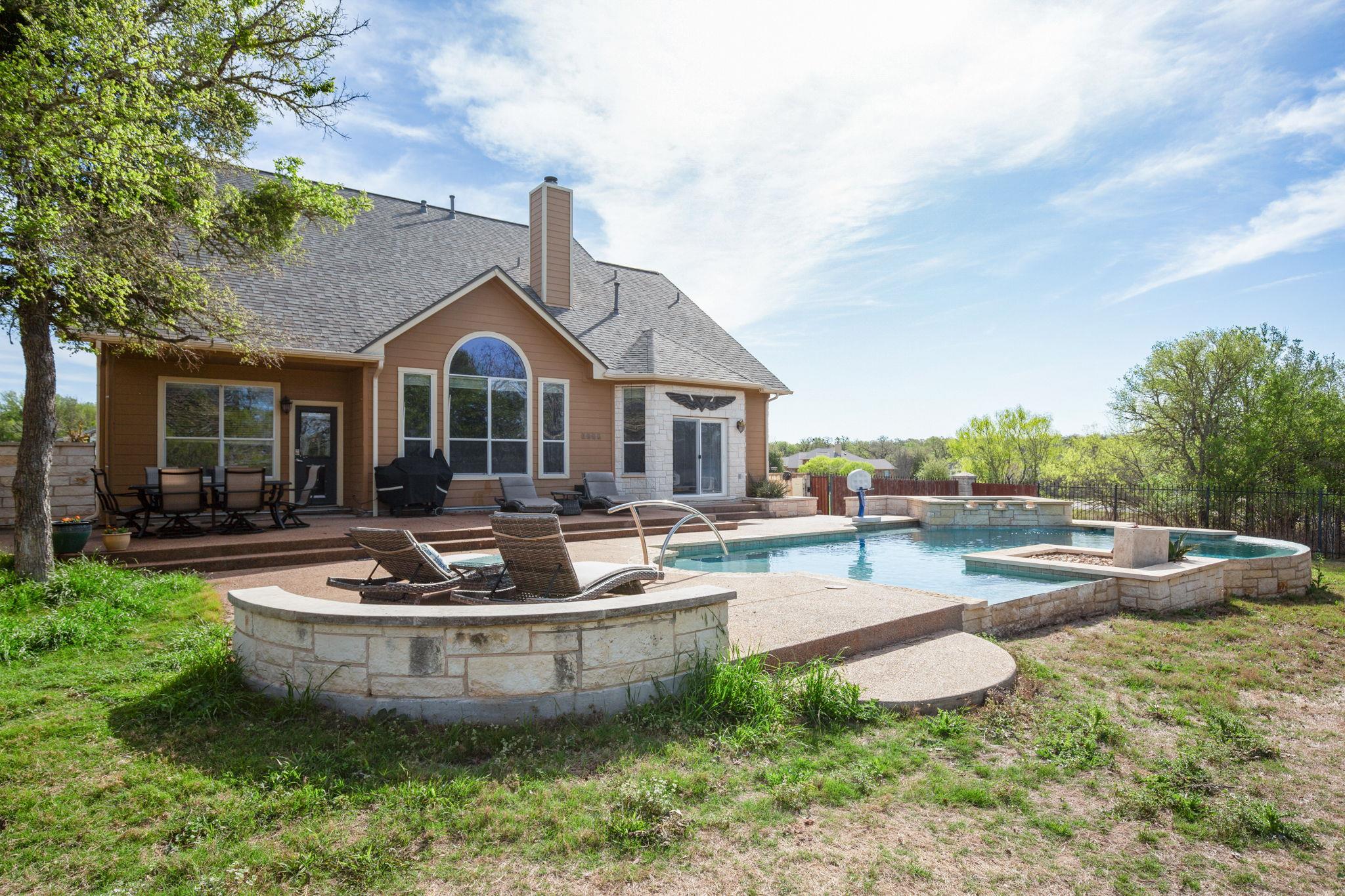 154 Old Settlers Dr, Bastrop, TX 78602