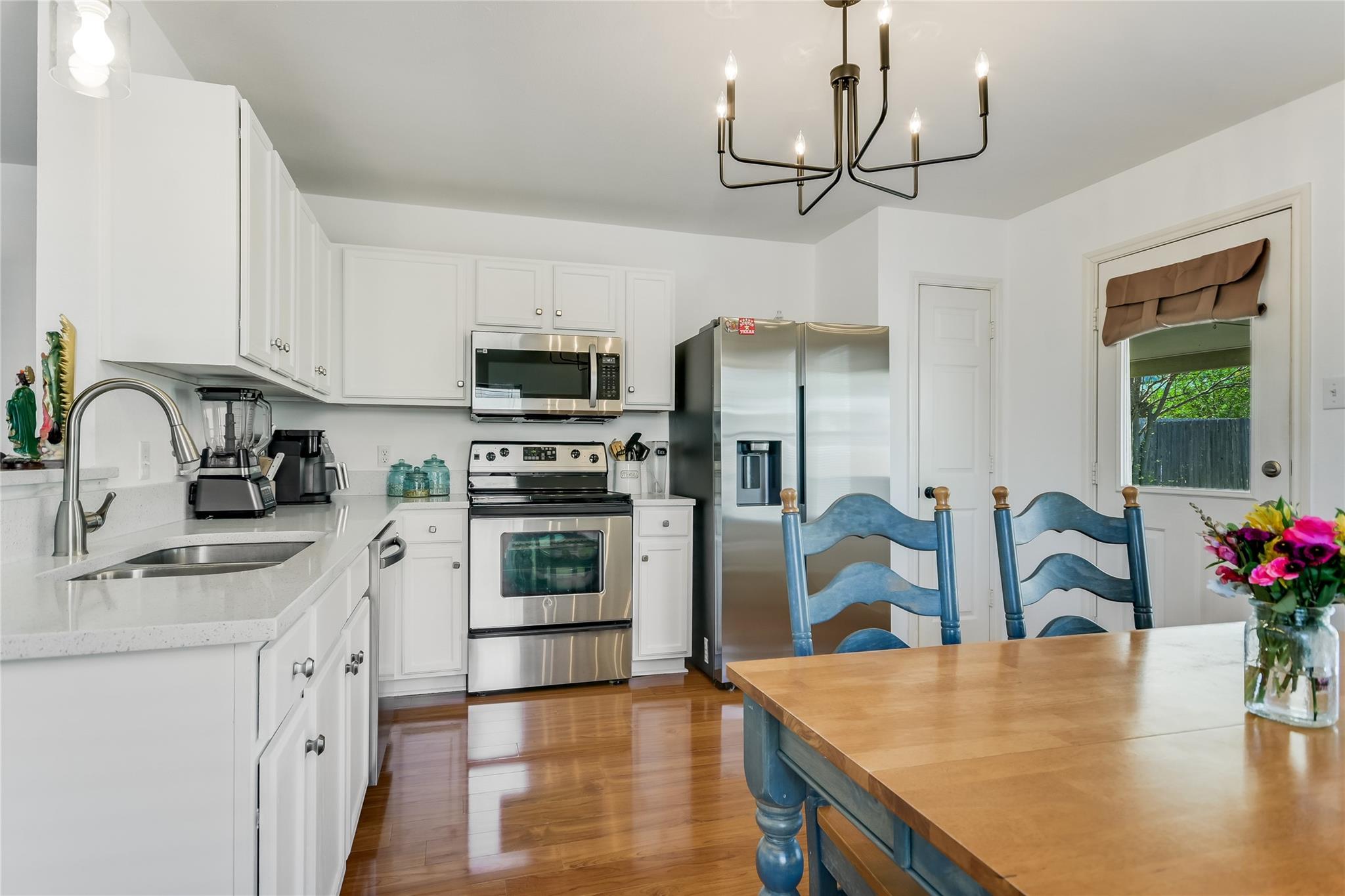 201 Woodley Rd, Leander, TX 78641