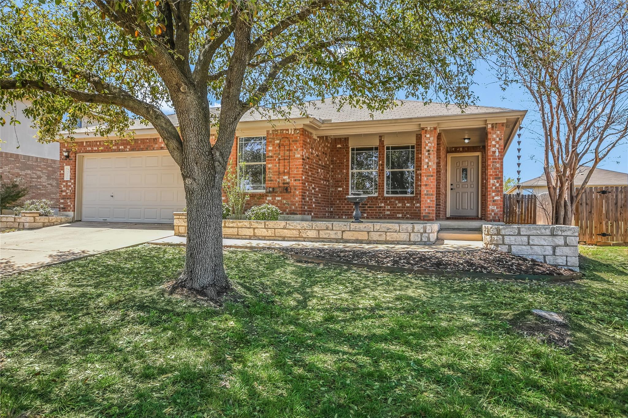 201 Woodley Rd, Leander, TX 78641