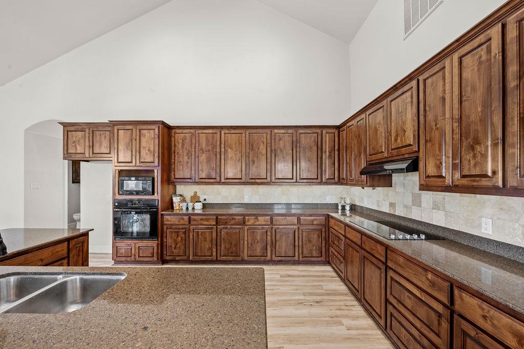 2795 W Highway 290, Dripping Springs, TX 78620