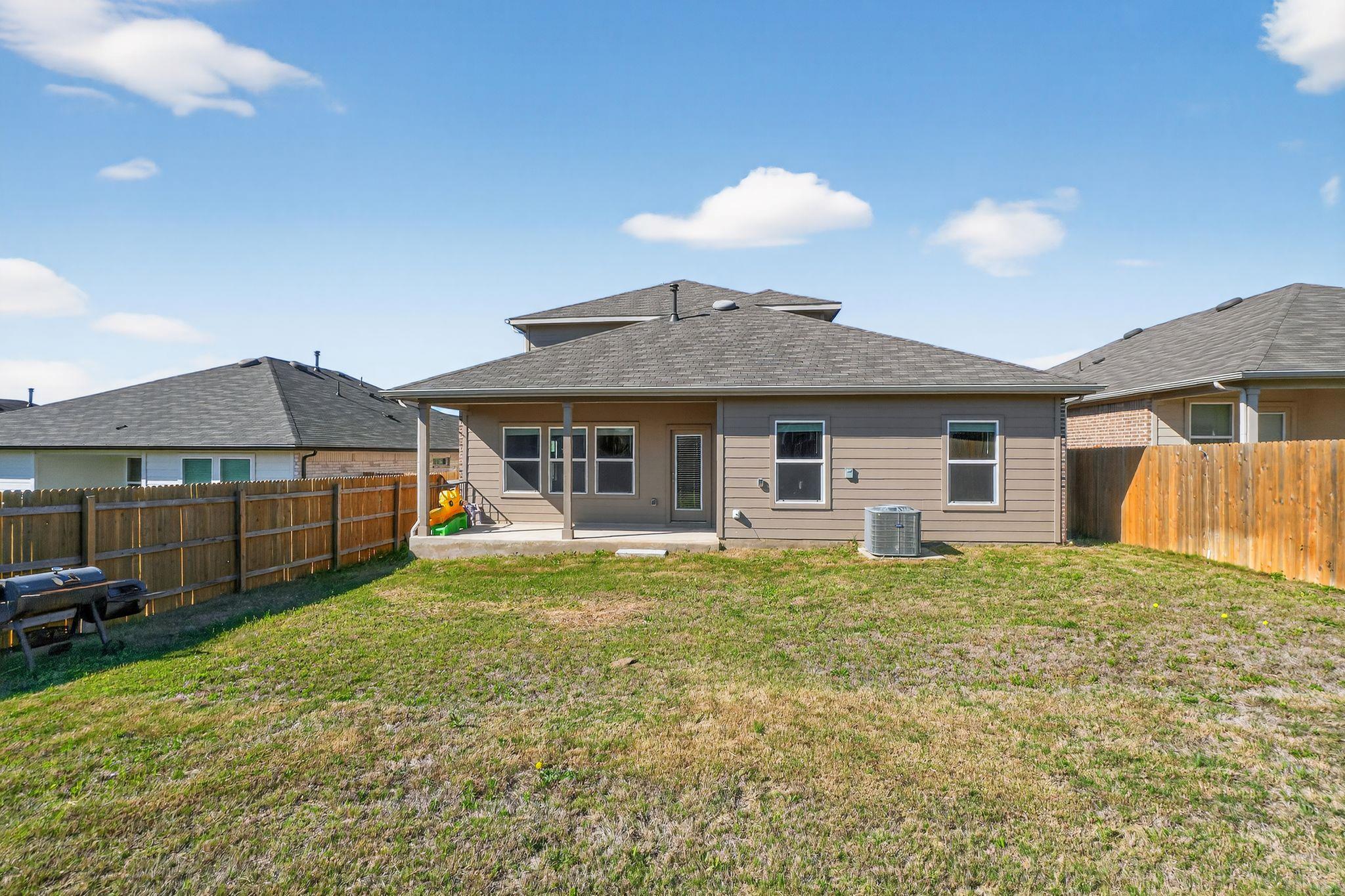 233 Bethpage Dr, San Marcos, TX 78666