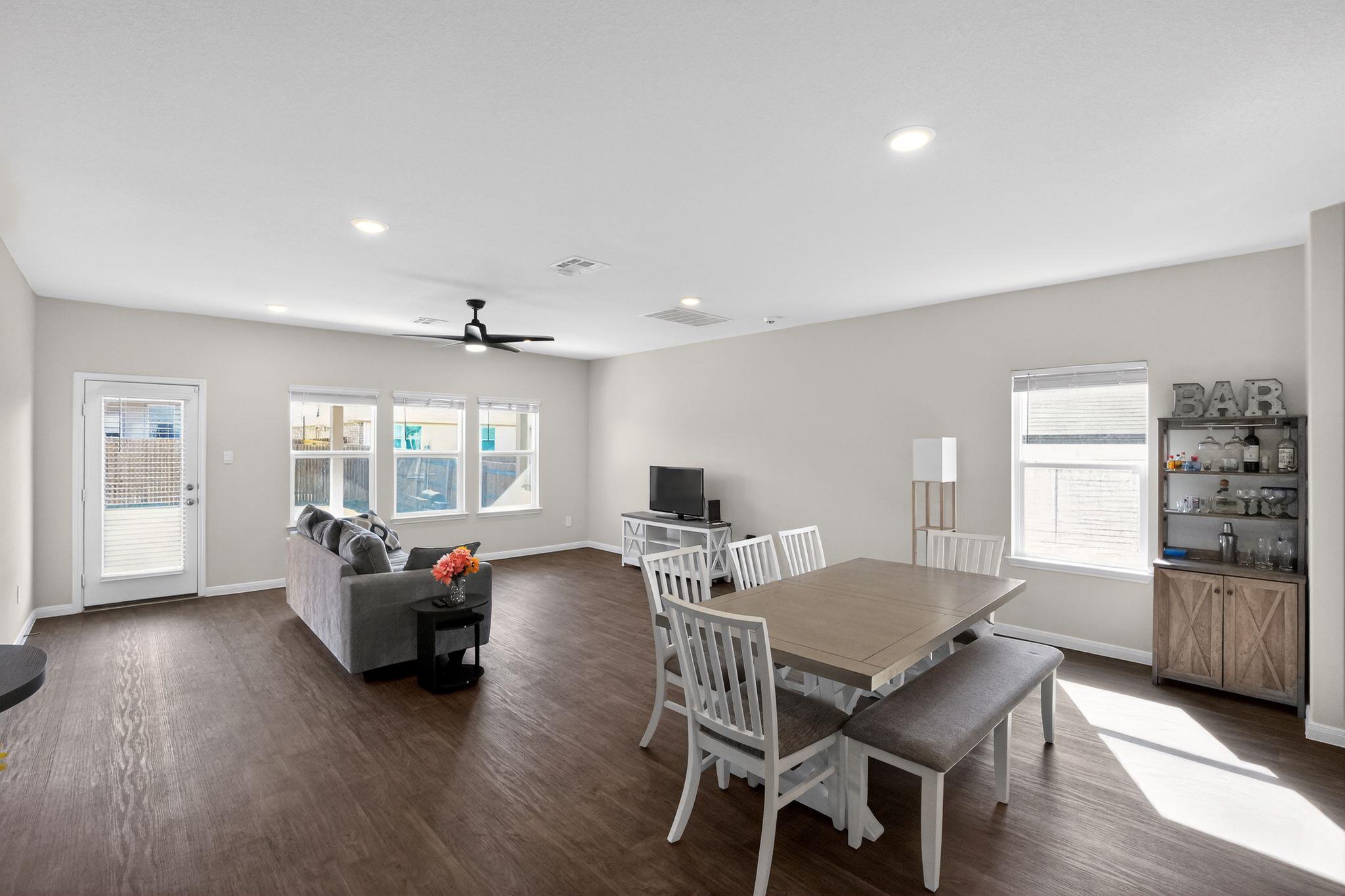 233 Bethpage Dr, San Marcos, TX 78666