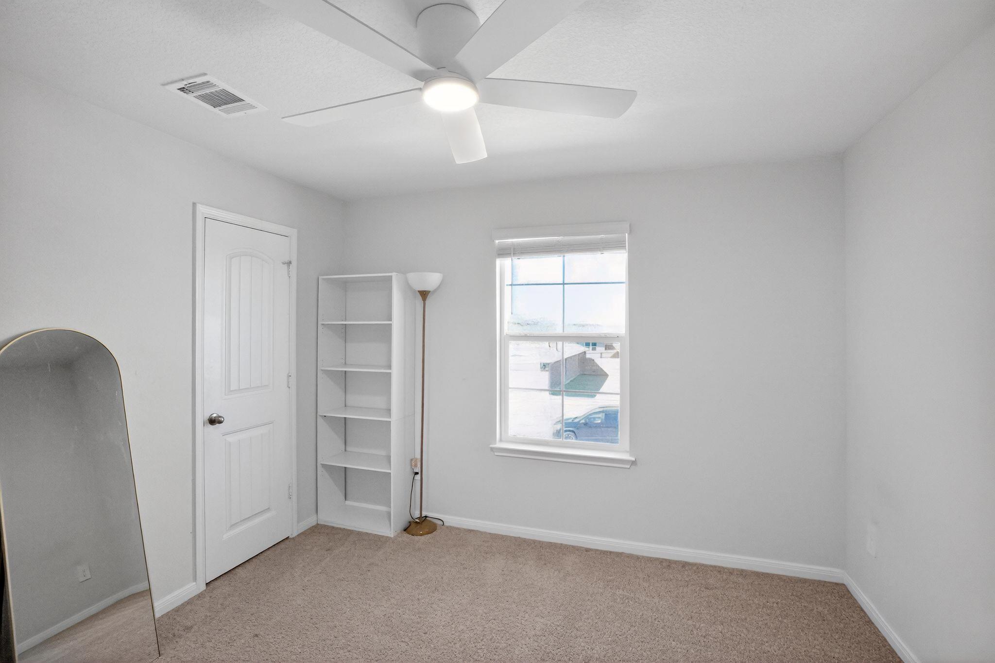 233 Bethpage Dr, San Marcos, TX 78666