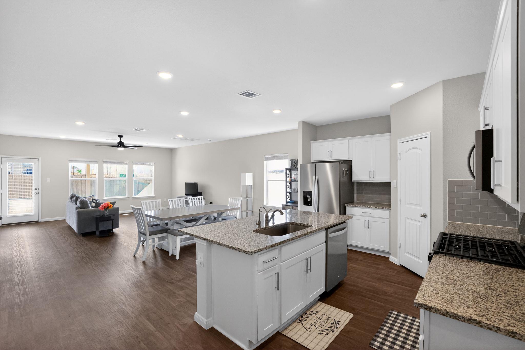 233 Bethpage Dr, San Marcos, TX 78666