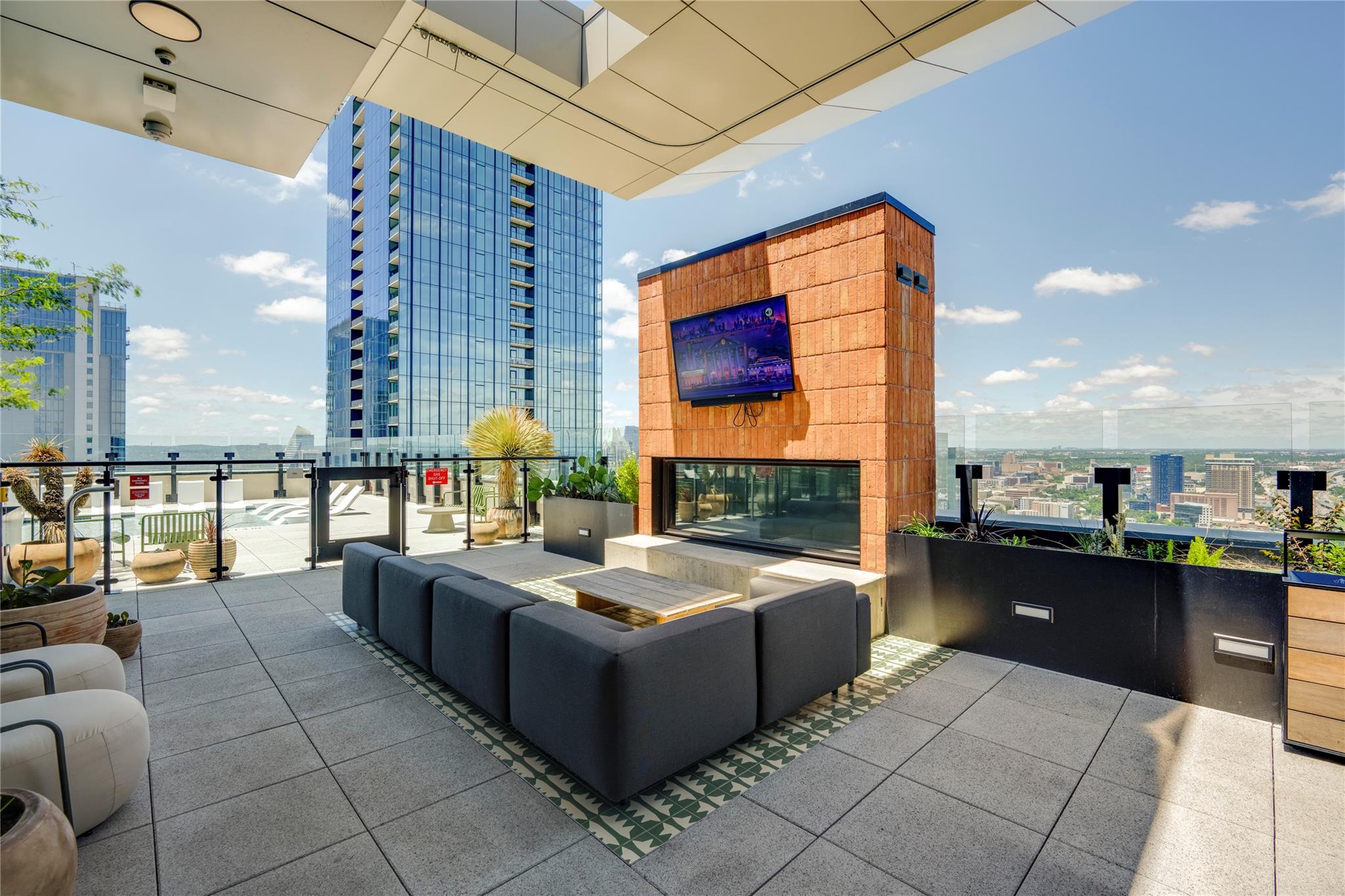 84 EAST Ave # 2801, Austin, TX 78701