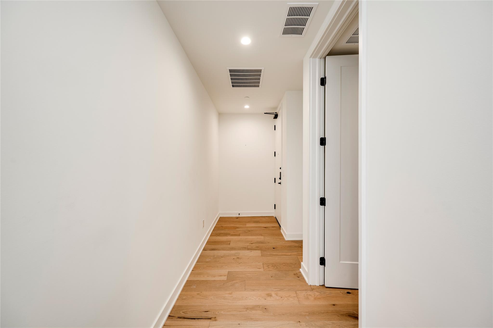 84 EAST Ave # 2801, Austin, TX 78701