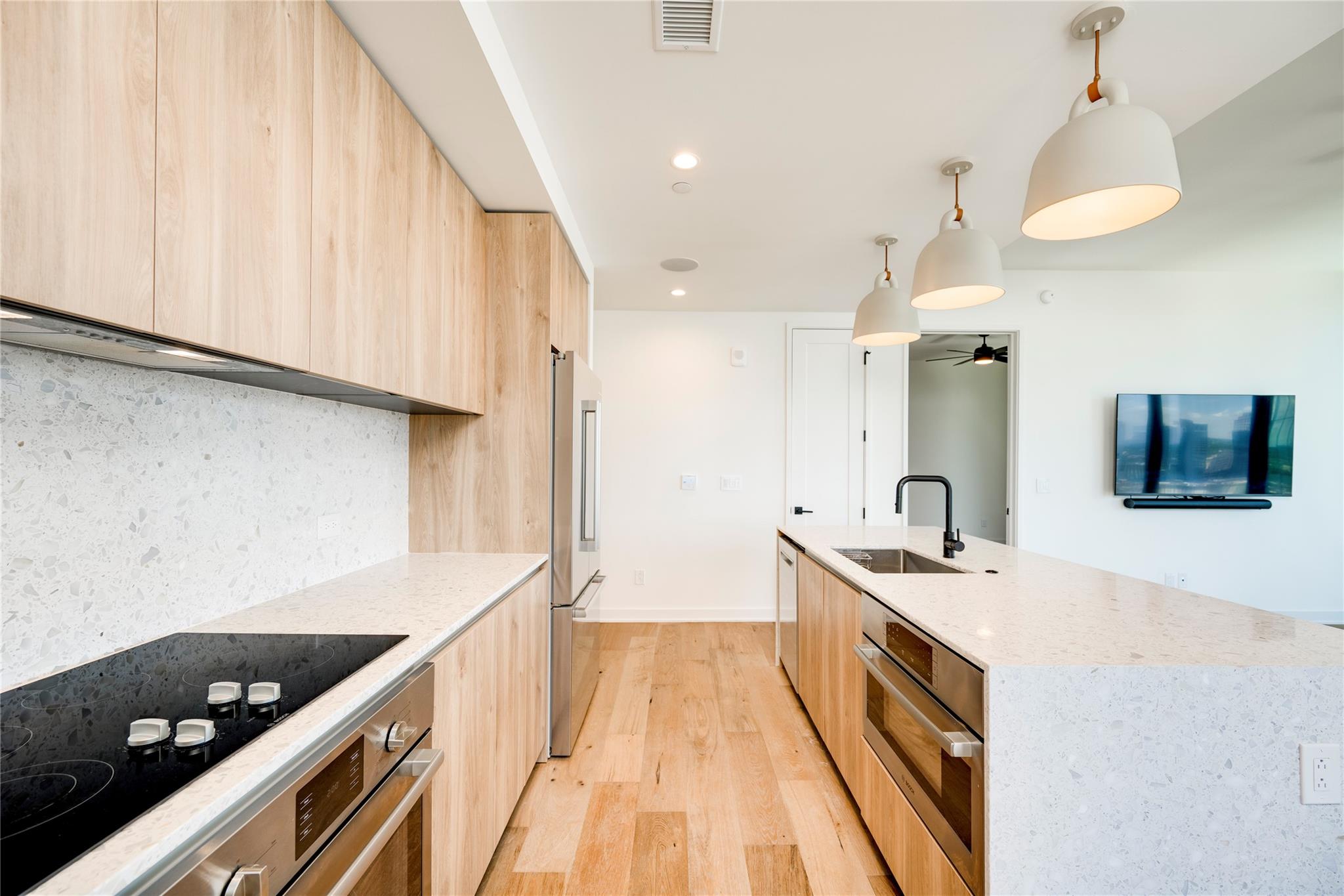 84 EAST Ave # 2801, Austin, TX 78701
