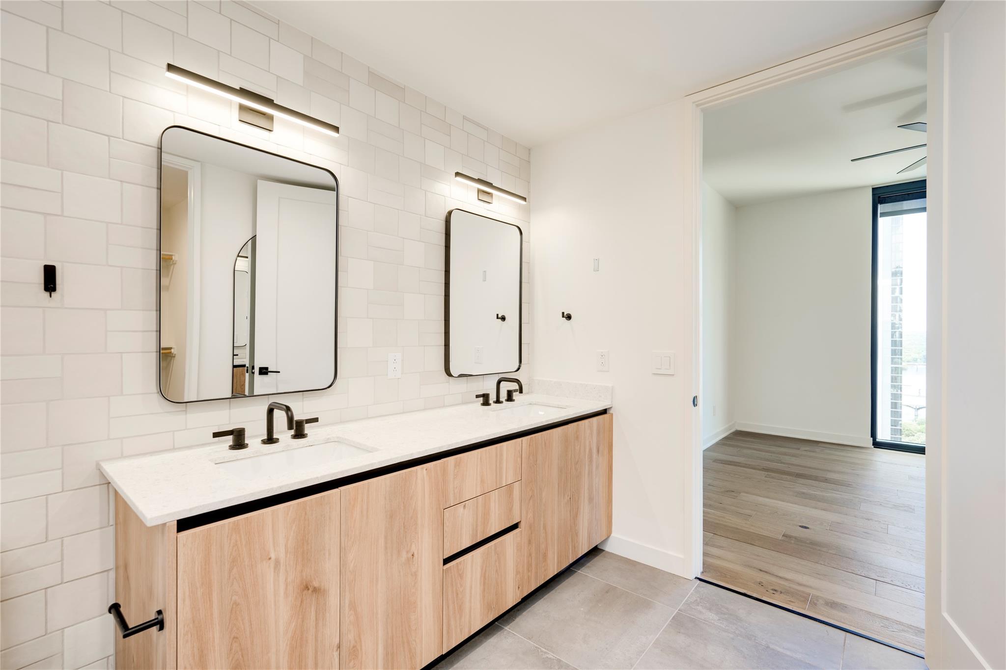 84 EAST Ave # 2801, Austin, TX 78701