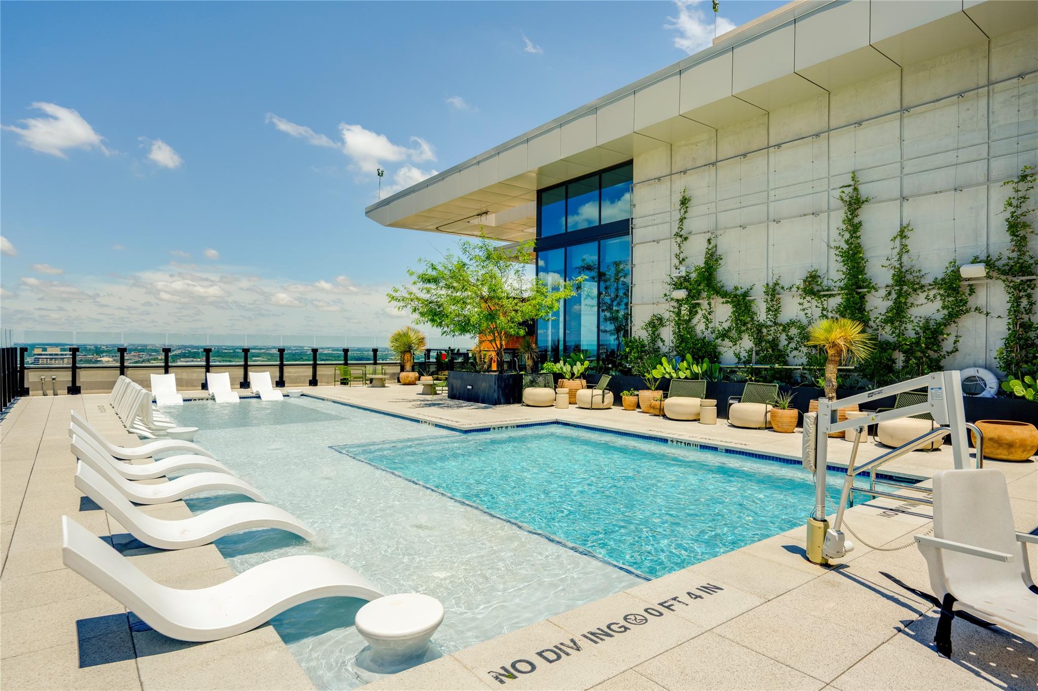 84 EAST Ave # 2801, Austin, TX 78701