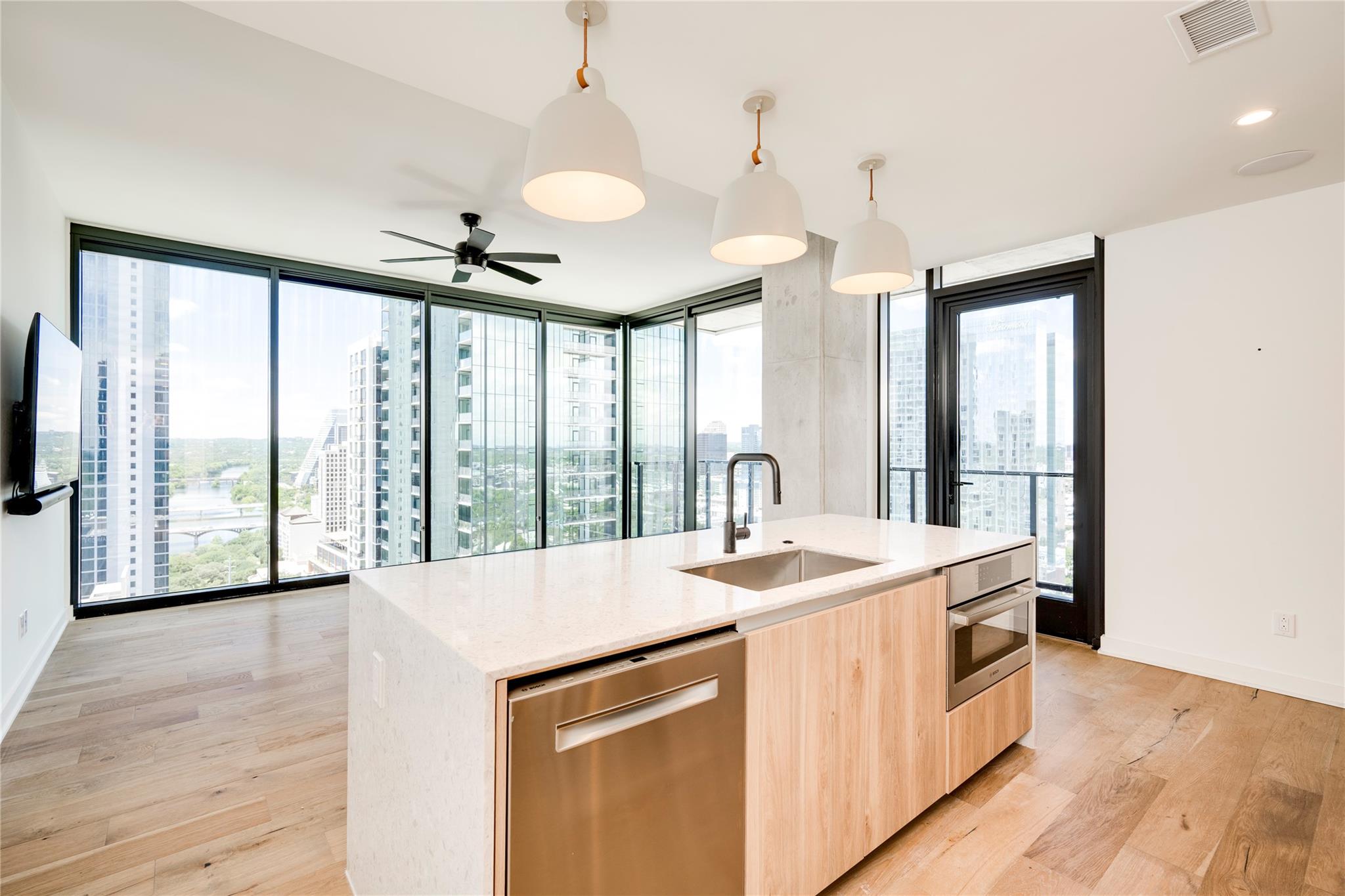 84 EAST Ave # 2801, Austin, TX 78701