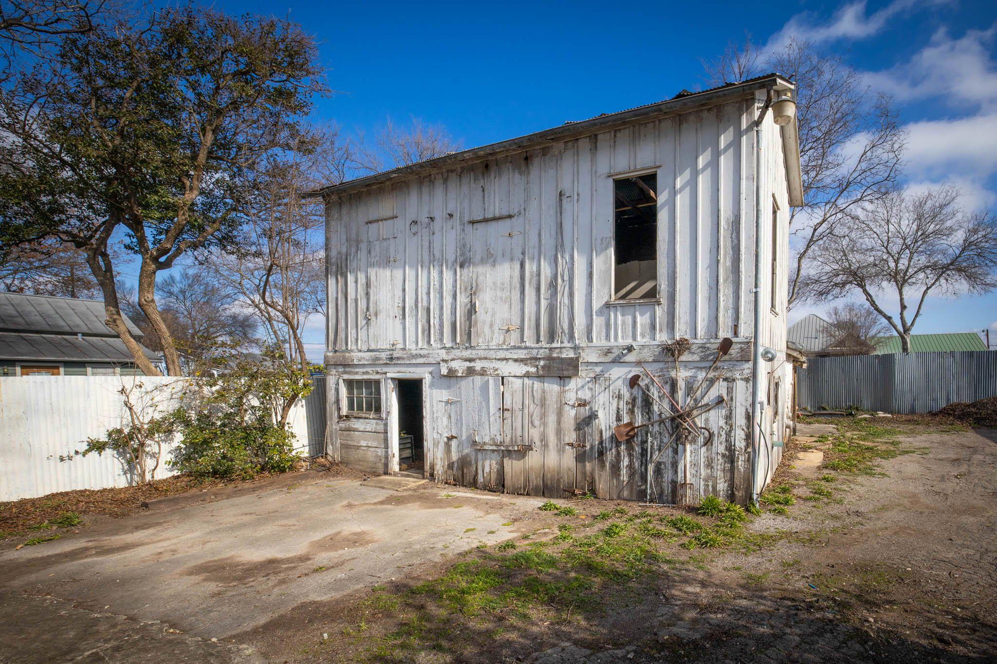 633 S Castell Ave, New Braunfels, TX 78130