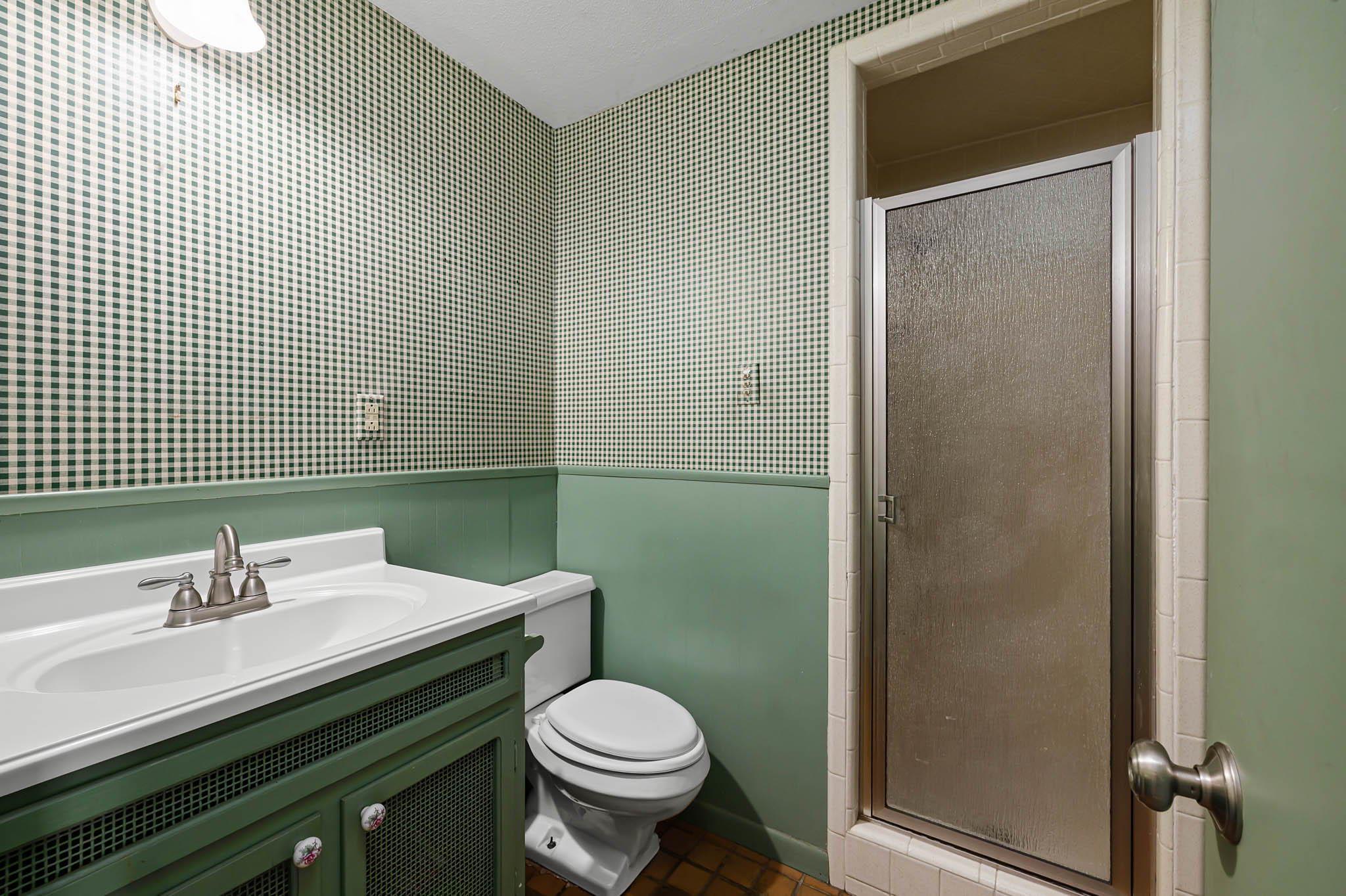 633 S Castell Ave, New Braunfels, TX 78130