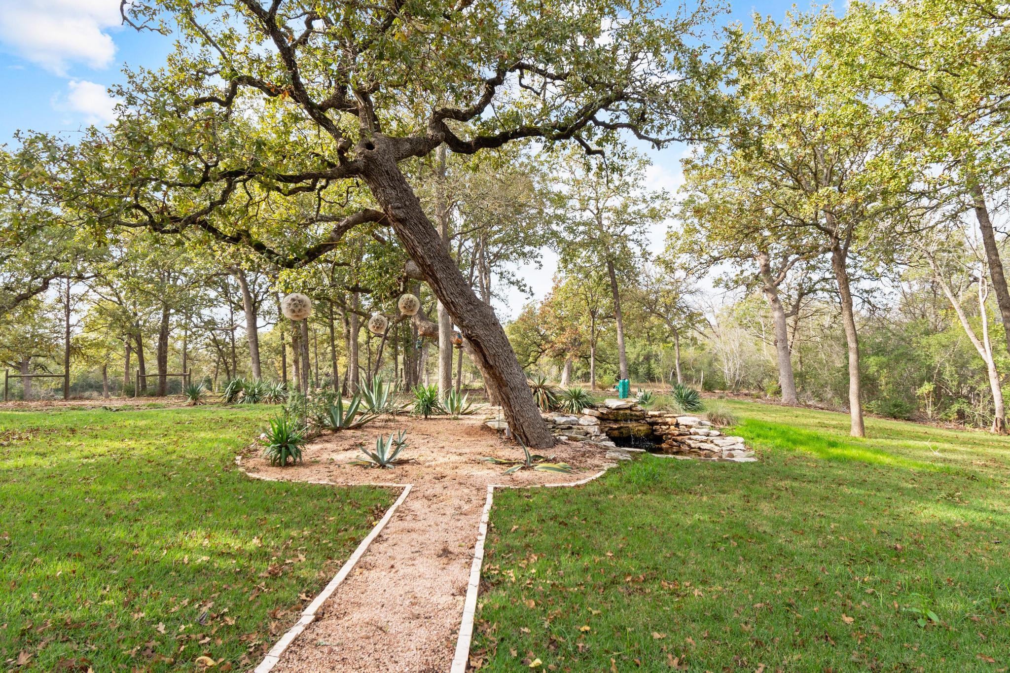 346 The Oaks Blvd, Elgin, TX 78621