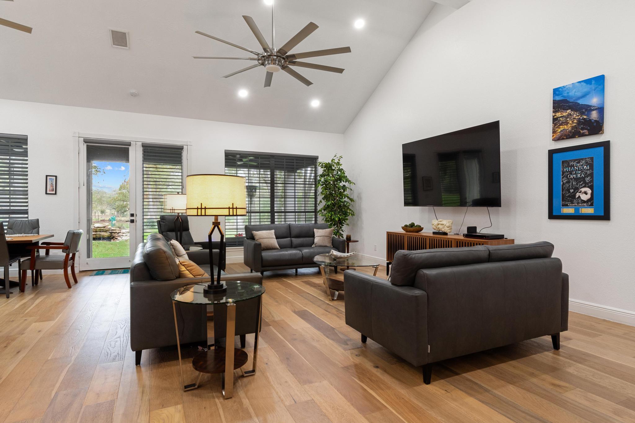 346 The Oaks Blvd, Elgin, TX 78621