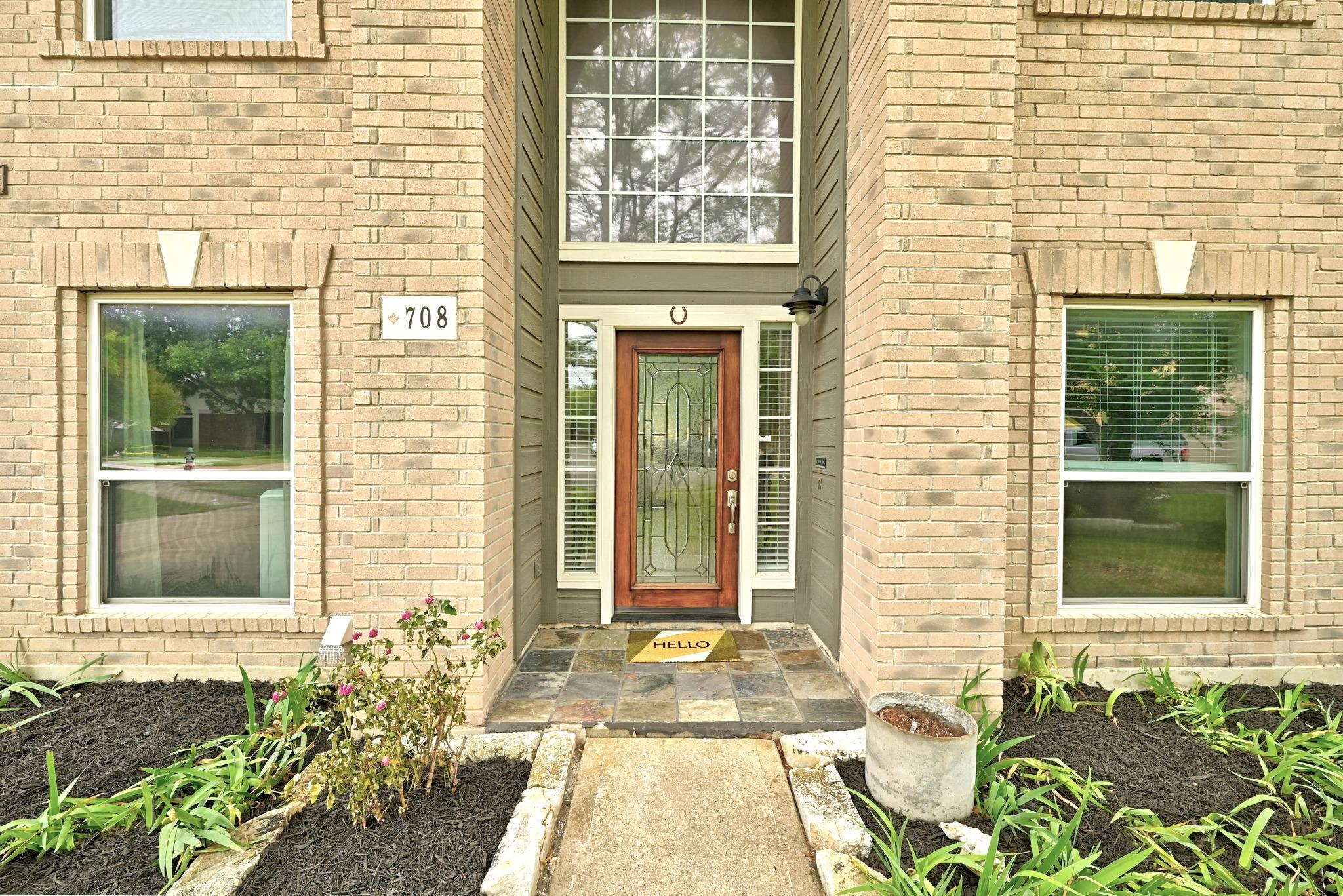 708 Holly Ct, Pflugerville, TX 78660