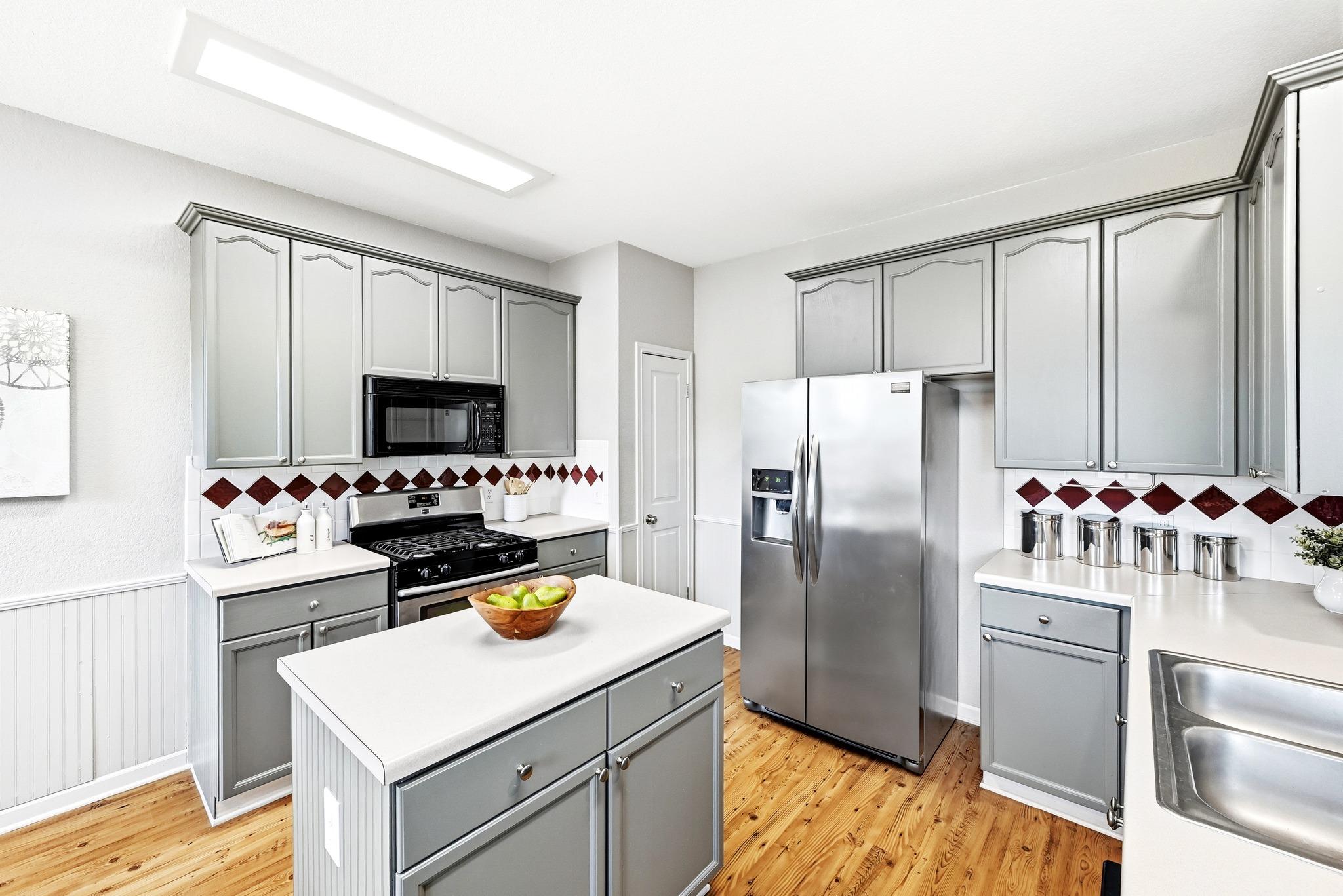 708 Holly Ct, Pflugerville, TX 78660