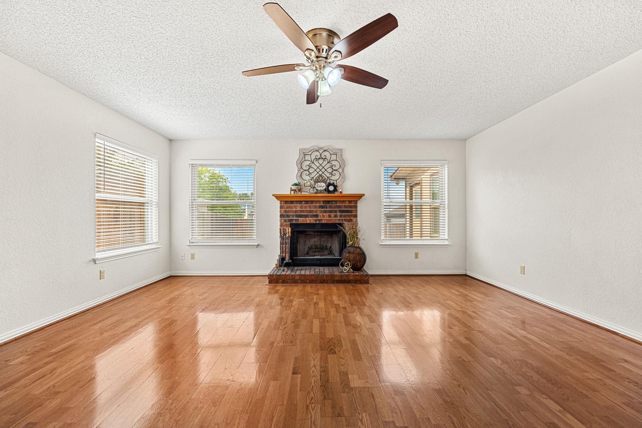 312 Barber Dr, Copperas Cove, TX 76522