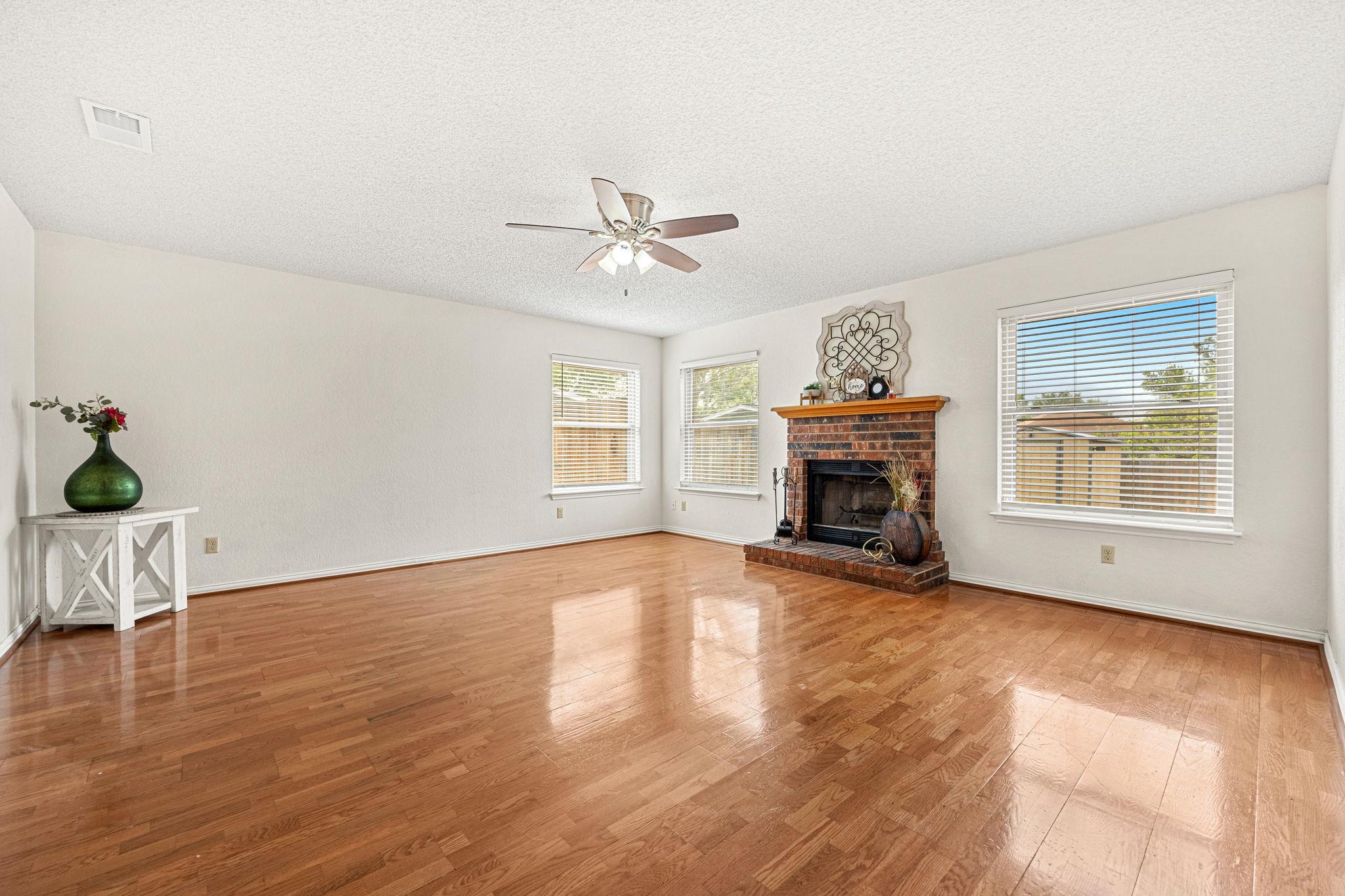 312 Barber Dr, Copperas Cove, TX 76522