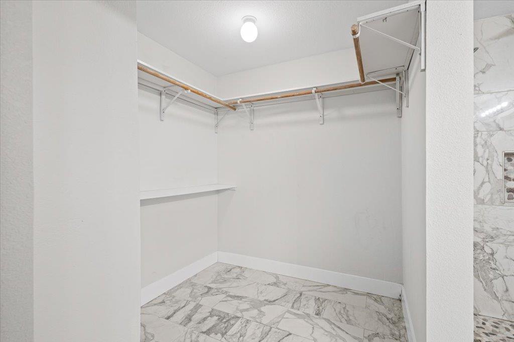 158 Oak River Dr, Cedar Creek, TX 78612