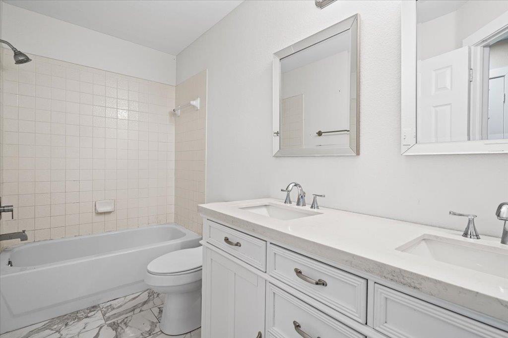 158 Oak River Dr, Cedar Creek, TX 78612