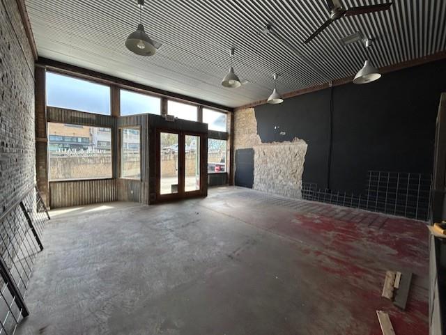 111 N Main St, Taylor, TX 76574