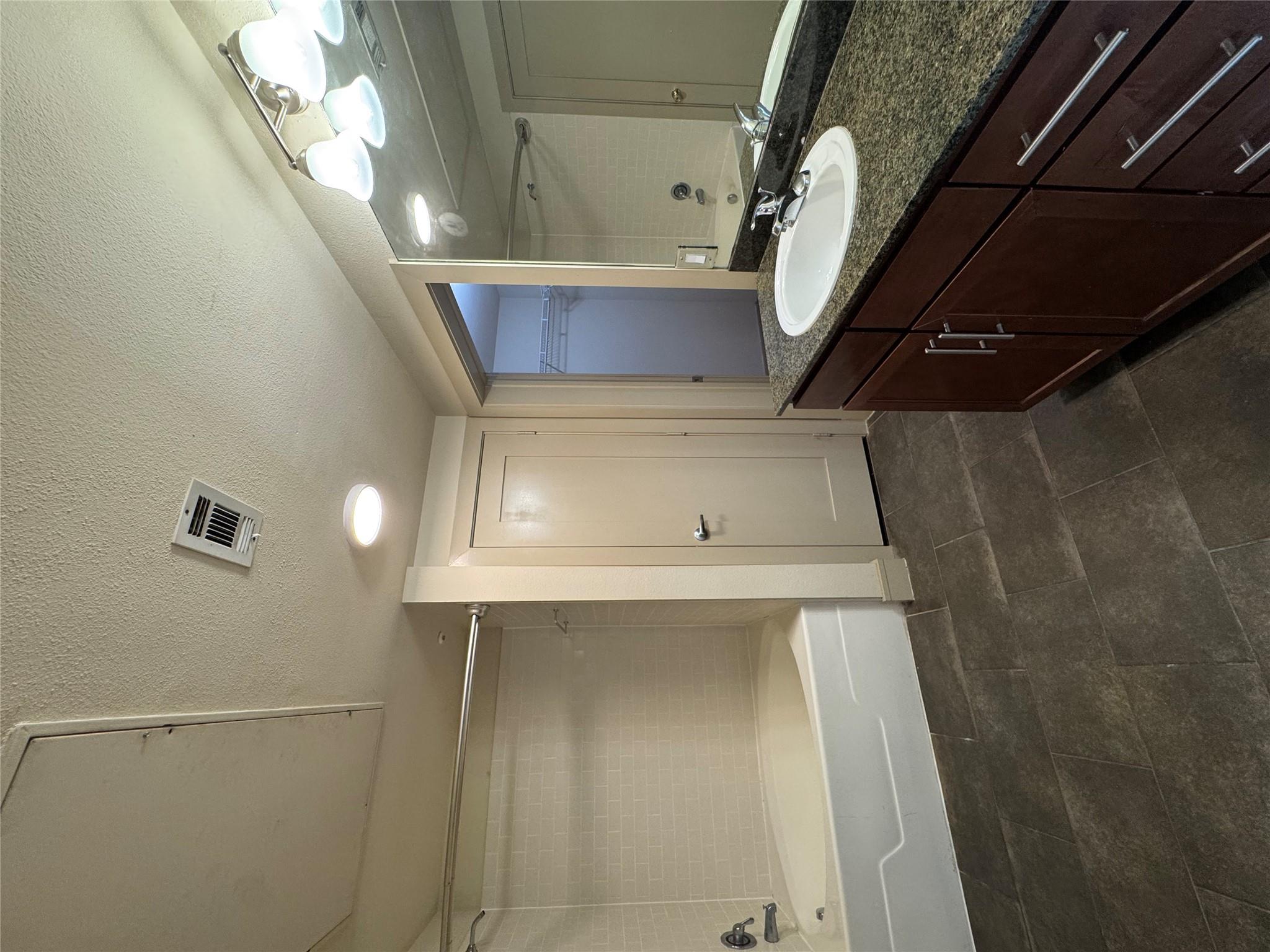 3016 Guadalupe St # 305, Austin, TX 78705