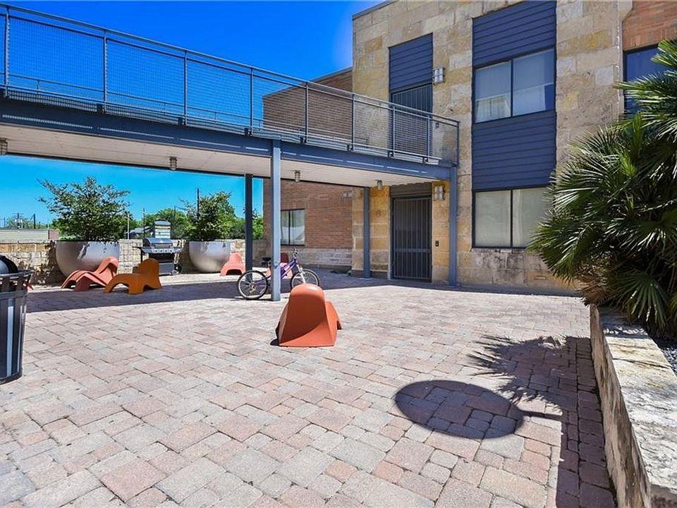 3016 Guadalupe St # 305, Austin, TX 78705