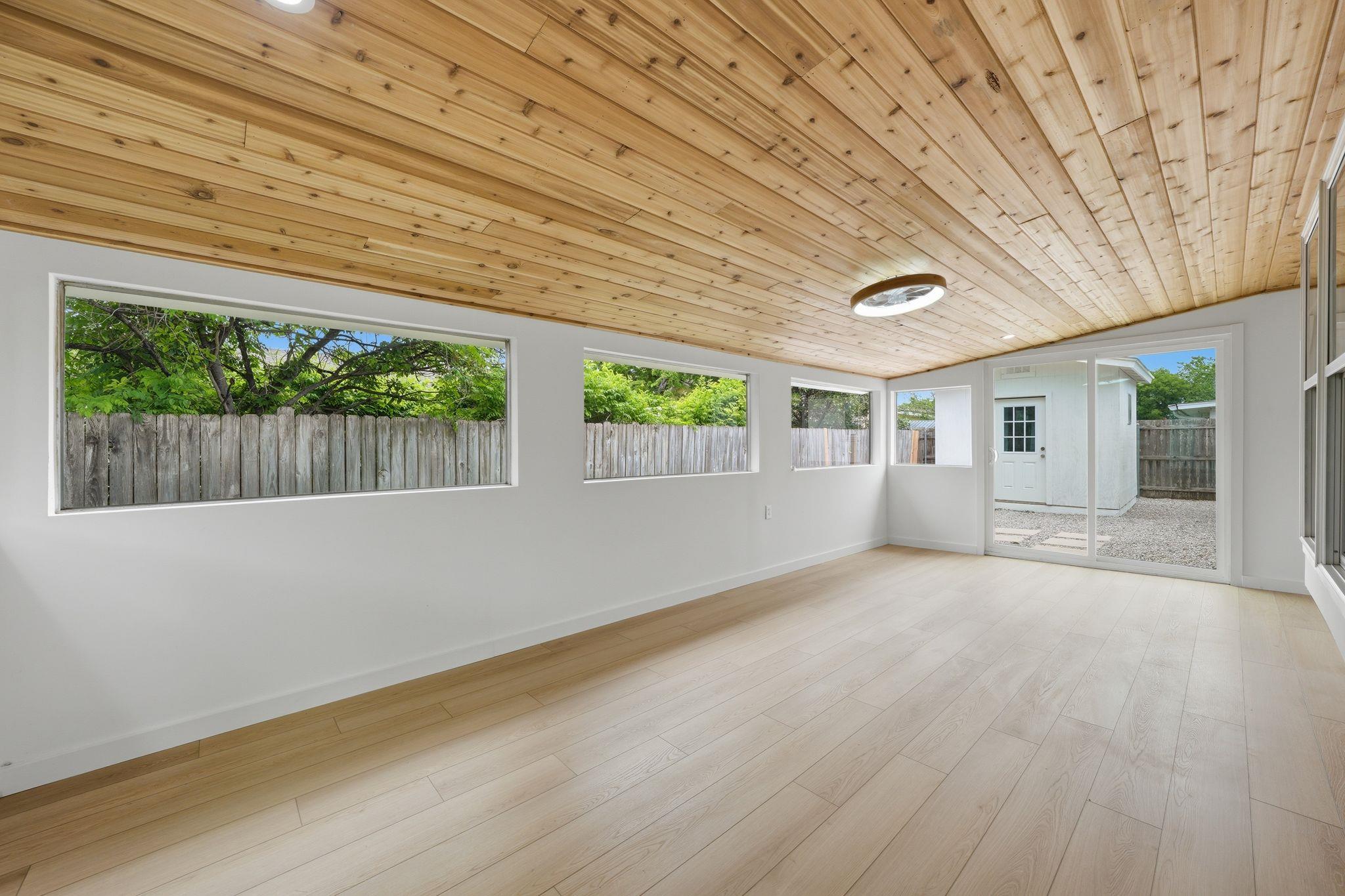 6804 Meadow Run, Austin, TX 78745