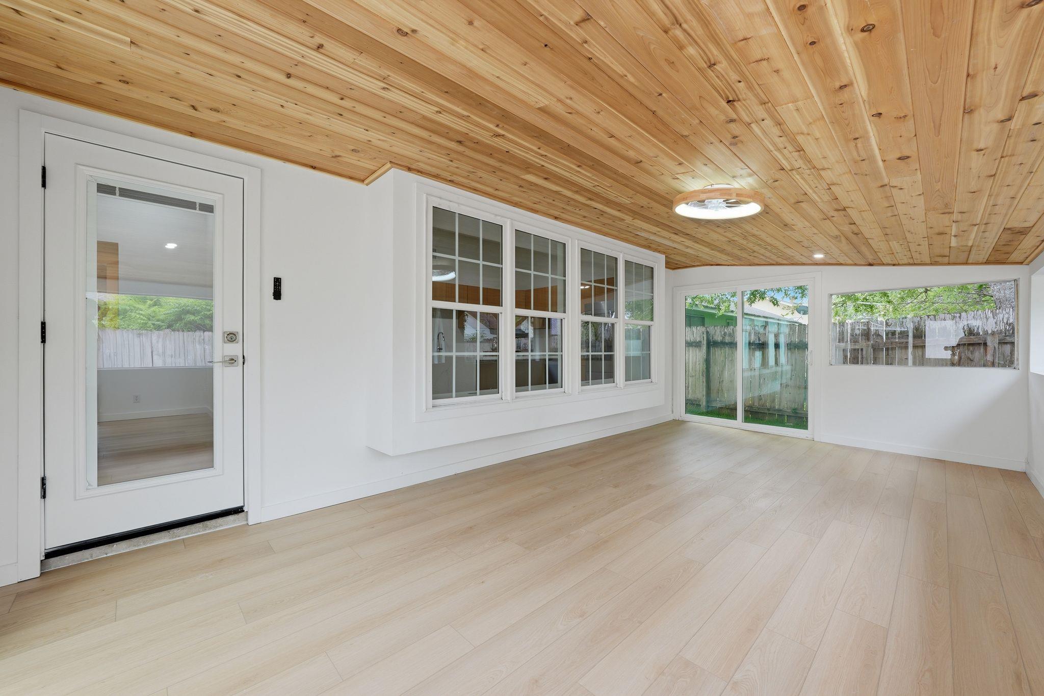 6804 Meadow Run, Austin, TX 78745