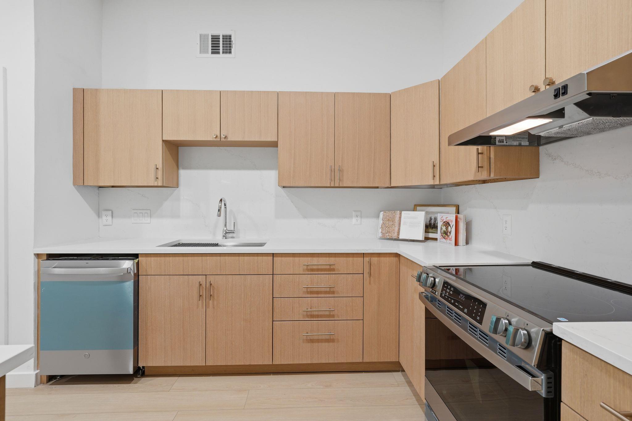 6804 Meadow Run, Austin, TX 78745