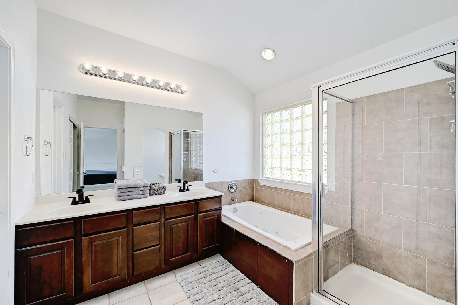 21006 Greenpark Dr, Lago Vista, TX 78645