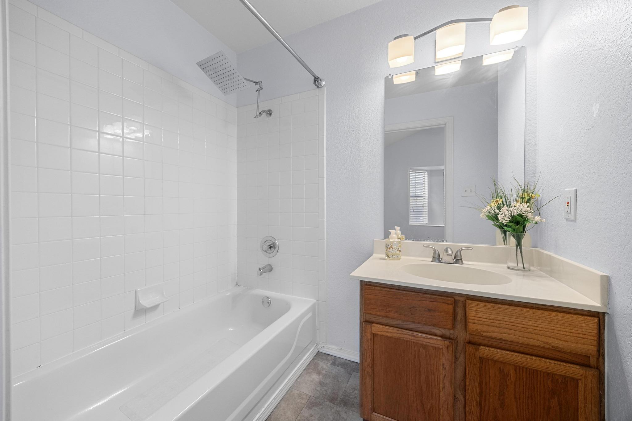 11901 Swearingen Dr # 129, Austin, TX 78758