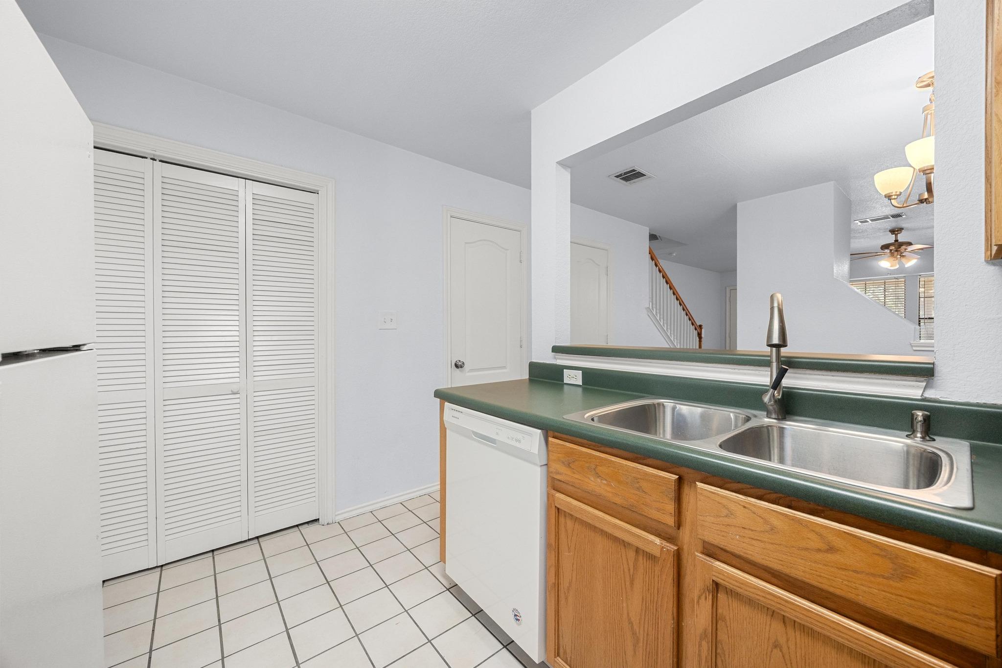 11901 Swearingen Dr # 129, Austin, TX 78758